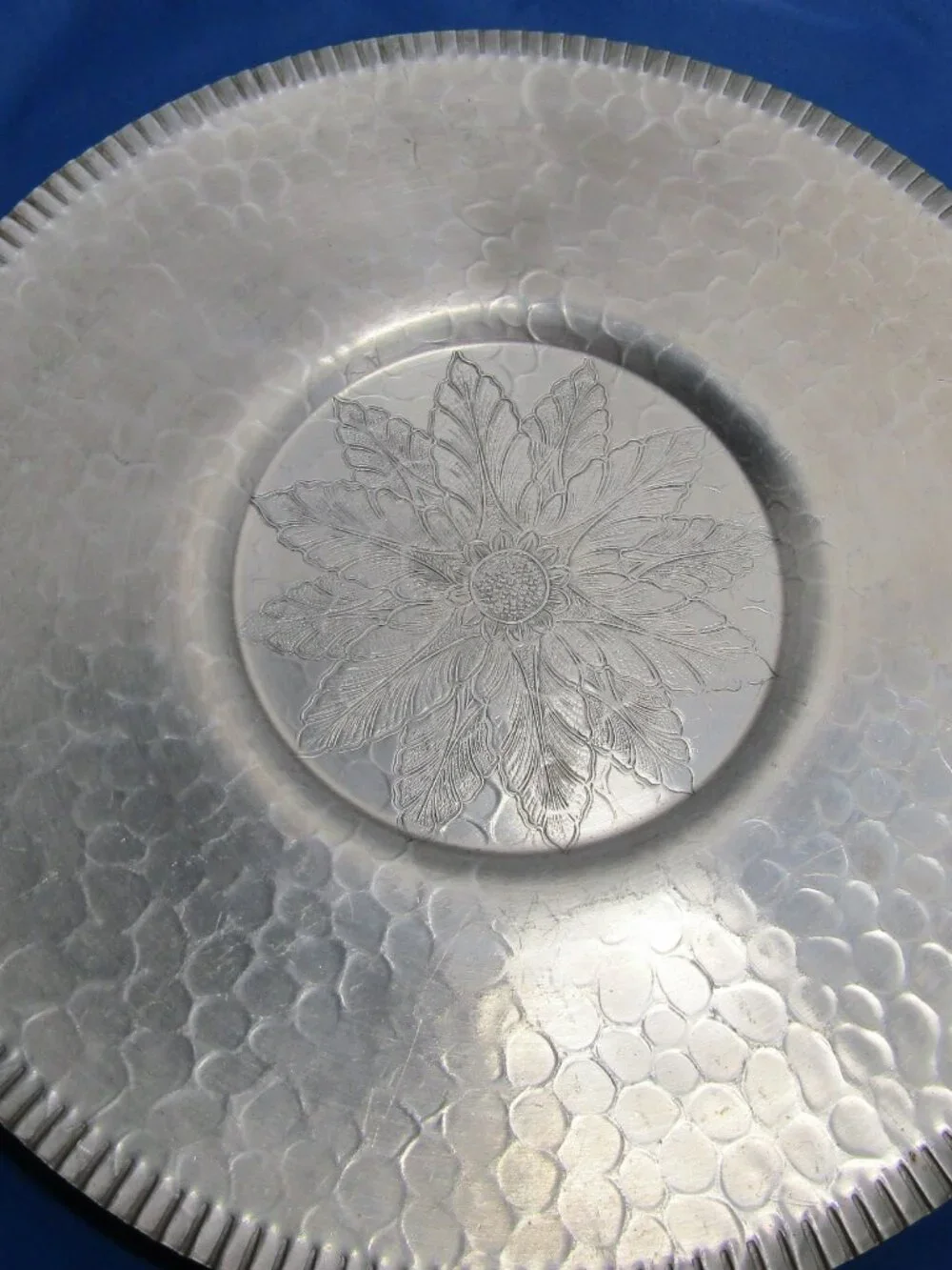 Vintage Hammered Aluminum Serving Tray Round Floral Cake Sandwich Platter 13
